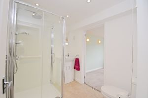 En suite shower room - click for photo gallery